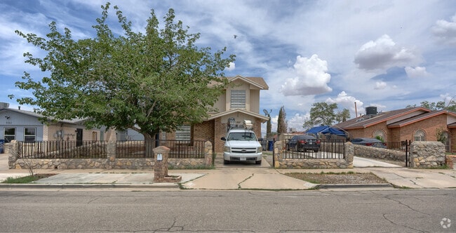 Building Photo - 9307 Chantilly Dr Rental