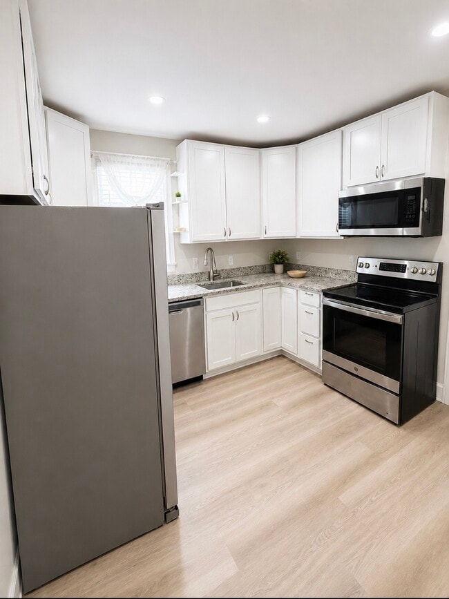 Building Photo - 2019 Northeast Ave Unit Floor 1