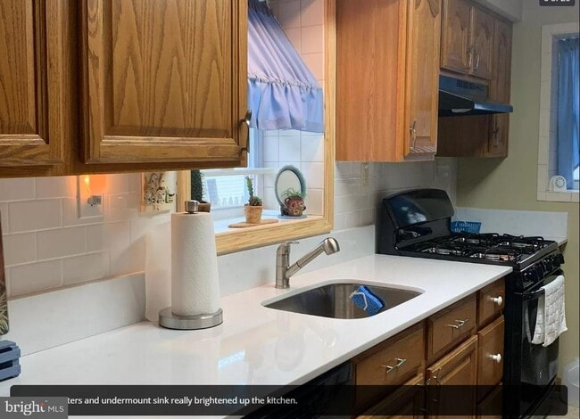 Photo - 21 W 2nd Ave