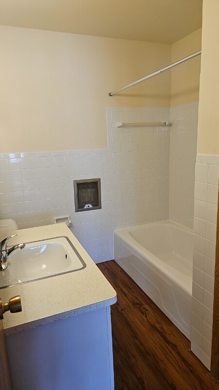 Photo - 12116 W Bluemound Rd Unidad 15