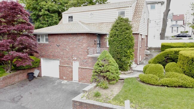 Photo - 1619-2 Ann St Unit 2