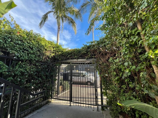 Photo - 12737 Matteson Ave Unidad 8