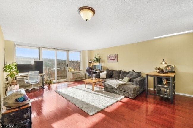 Photo - 300 Main St Unit 416