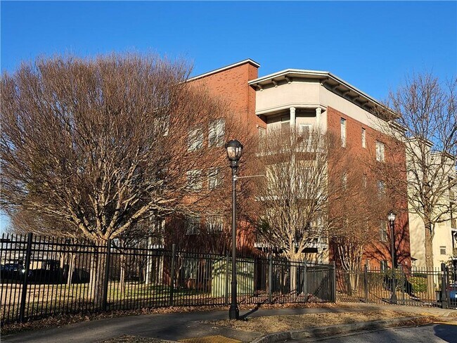 Photo - 870 Mayson Turner Rd NW Unit 1339