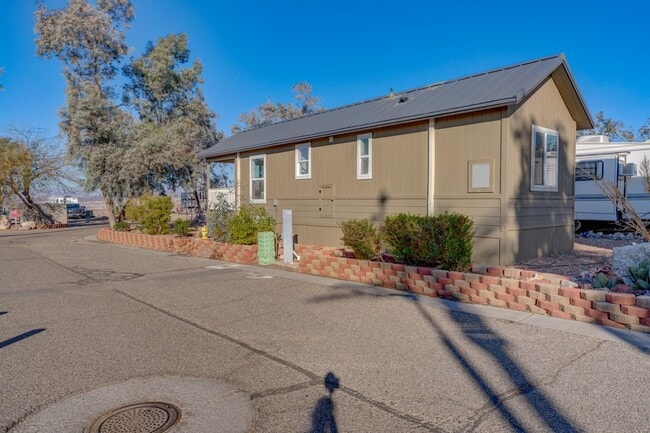 Building Photo - 1600 Silver Creek Rd Rental