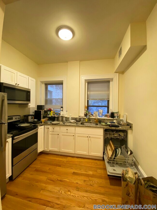 Photo - 1463 Beacon St Unit 14