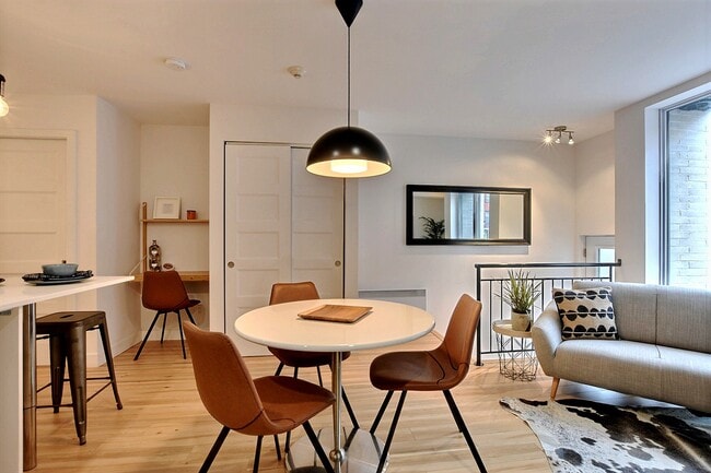 Photo - 805 Rue De Castelnau E