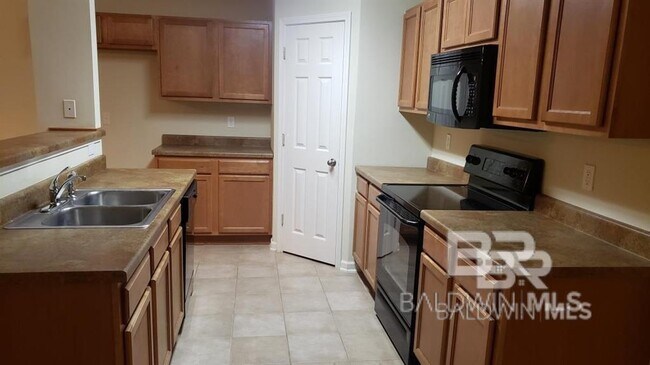 Photo - 3823 Chesterfield Ln