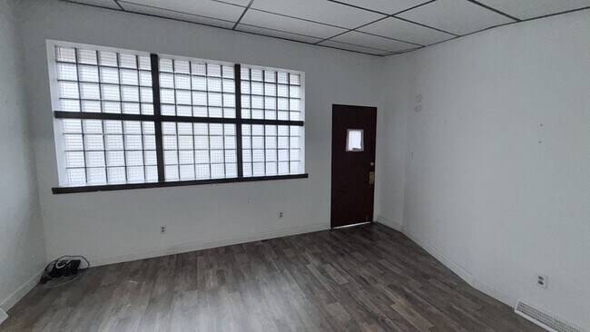 Photo - 327 Brinton Ave