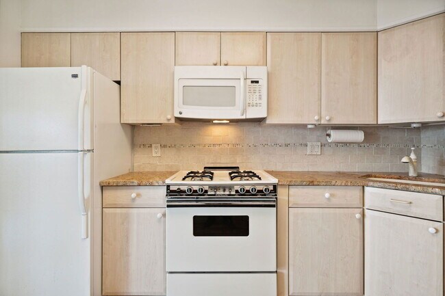 Photo - 2401 Pennsylvania Ave