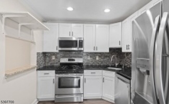 Photo - 24 Amberly Ct