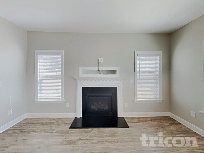 Photo - 834 Lakemont Dr