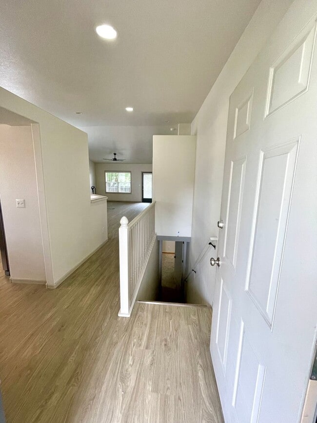Photo - 201 Manor Ct