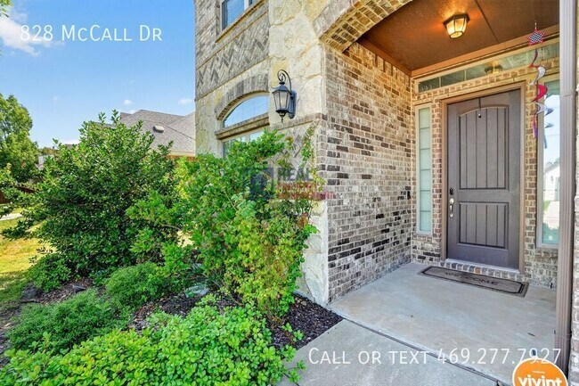 828 McCall Dr