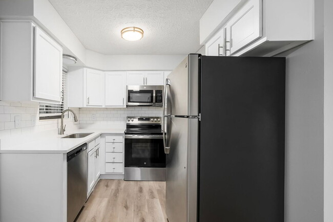 Photo - 3098 Griggsview Ct