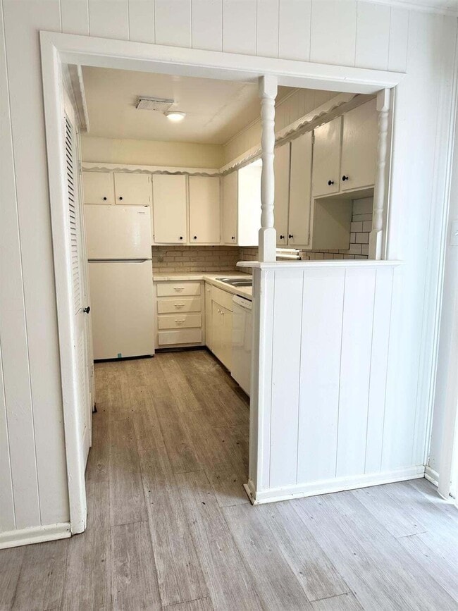 Photo - 1303 65th St