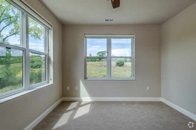 2 BR, 2 BA - 1,298SF