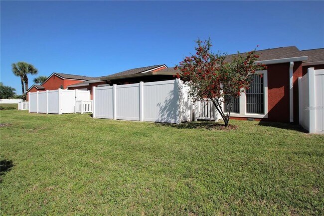 Photo - 215 Dorchester Square