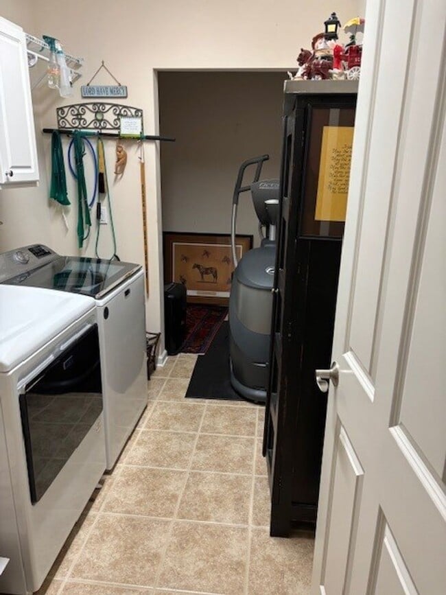 Photo - Welcome to Abbey Glen