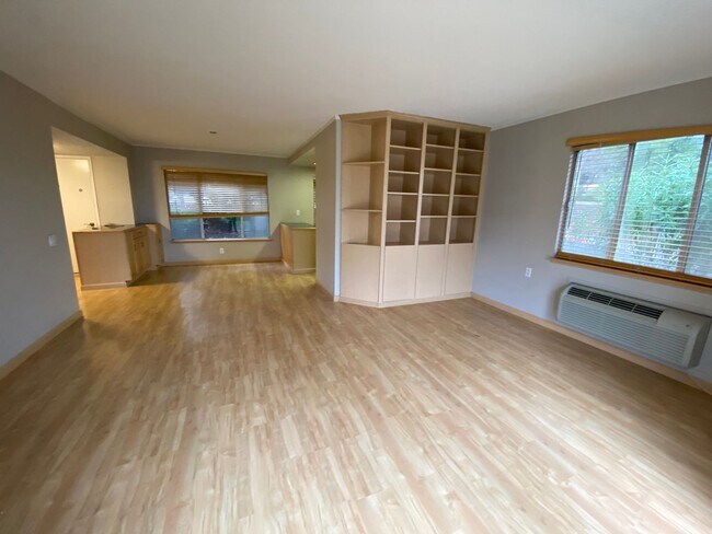 Photo - Hartz Property Management Presents: Rossmo...