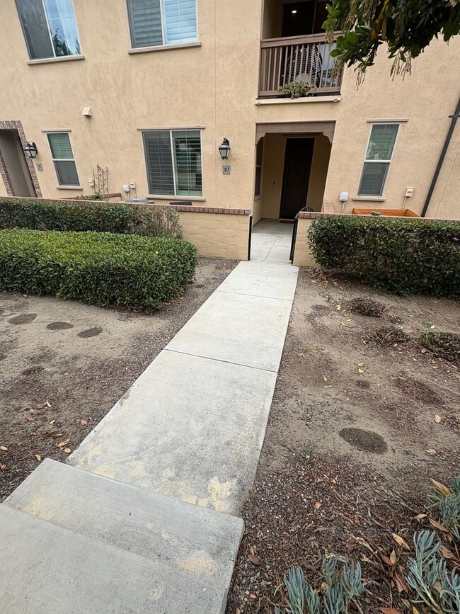 Photo - Beautifully Upgraded 2 Bedroom, 2-Bathroom Condo--Ontario