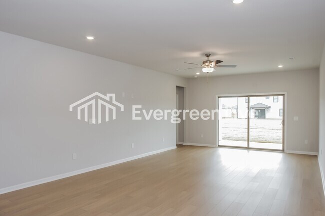 Photo - 221 Shangrila Wy