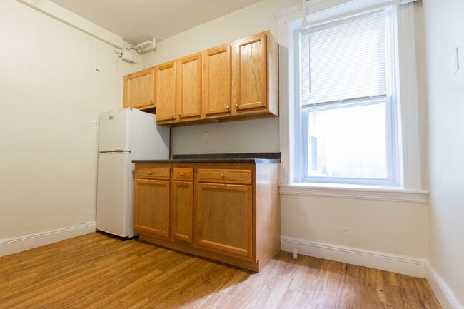 Photo - 2 bed/1 bath in Brighton