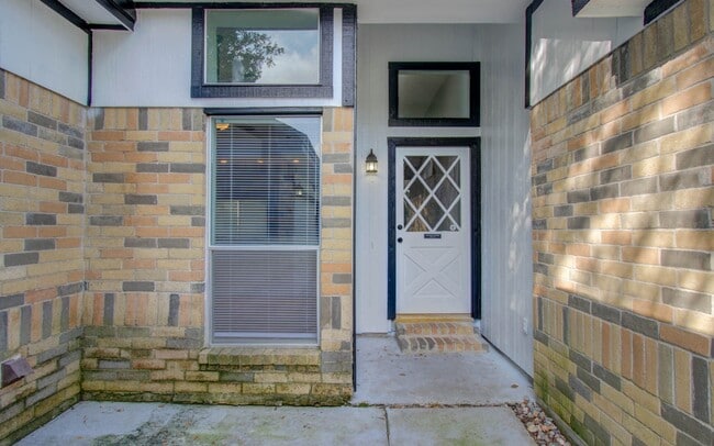 Photo - 13215 Bunker Hill Dr
