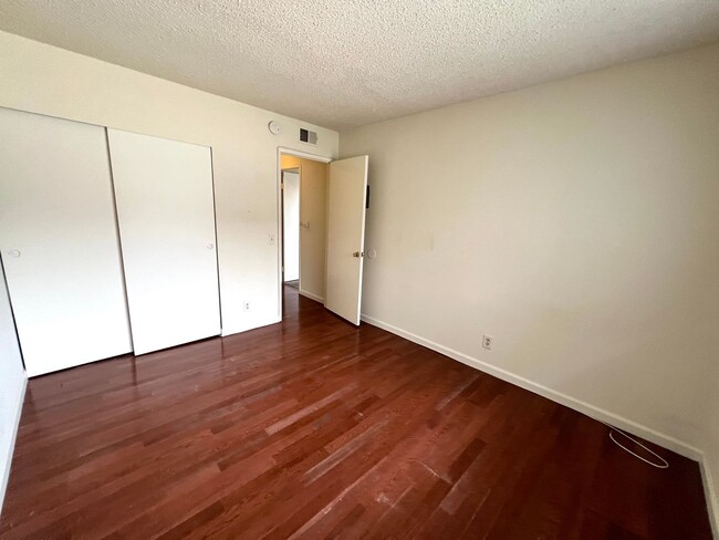 Photo - 319 Josie Cir Unidad #D