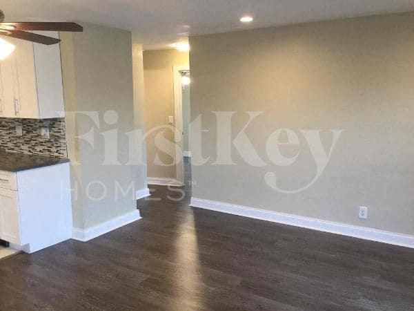 Photo - 2530 NE 9th Ave