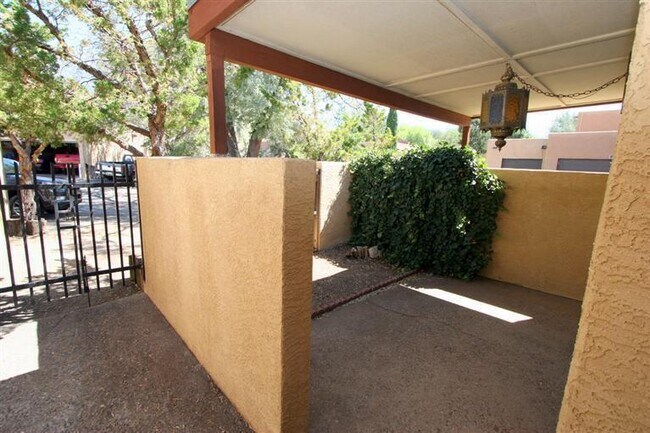 Photo - 830 Live Oak Rd NE