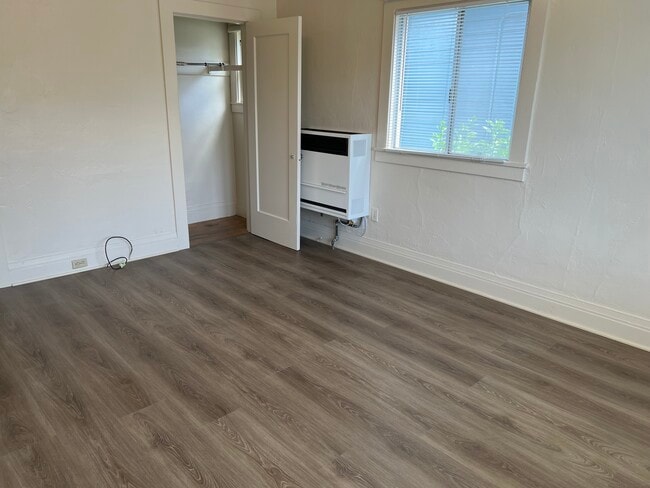 Building Photo - 1205 College Ave Unit 1205