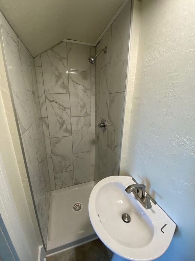 Photo - 452 W 10th Ave Unidad 452 W 10th -  A