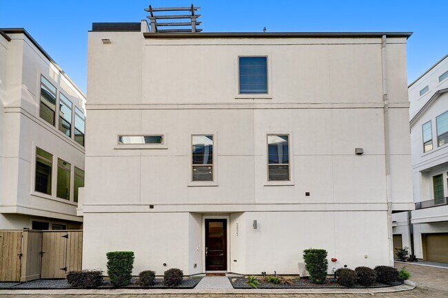 Photo - 5453 Larkin St