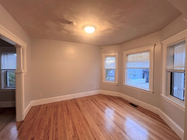 Photo - 110 W Quincy St Unit 1