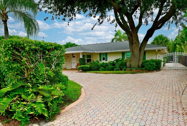 Building Photo - 129 Alhambra Pl Rental
