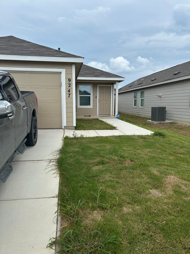 Building Photo - 9247 Saint Jerome Rental