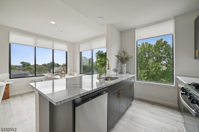 Photo - 45 S Grove St Unit 319