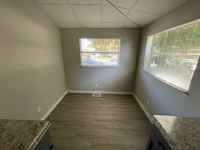 Photo - 522 W Mabbette St