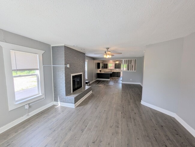 9517 West Ave., St. Louis, MO 63137 - 9517 West Ave., St. Louis, MO 63137 Apartment