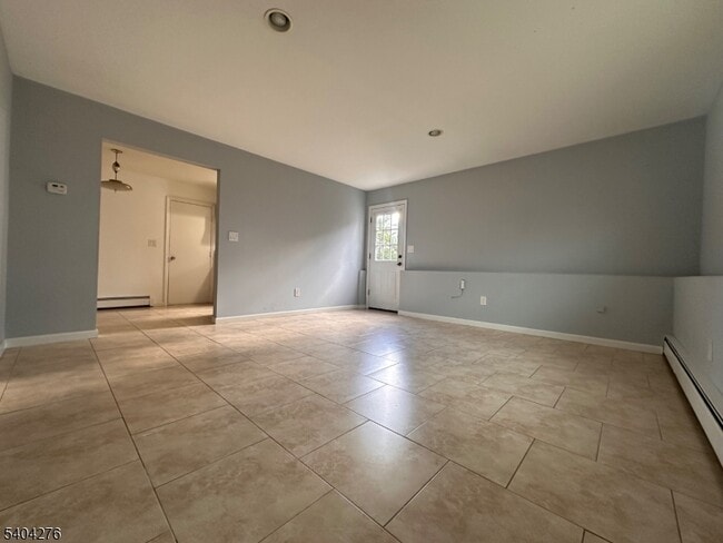 Photo - 14 Orchard St