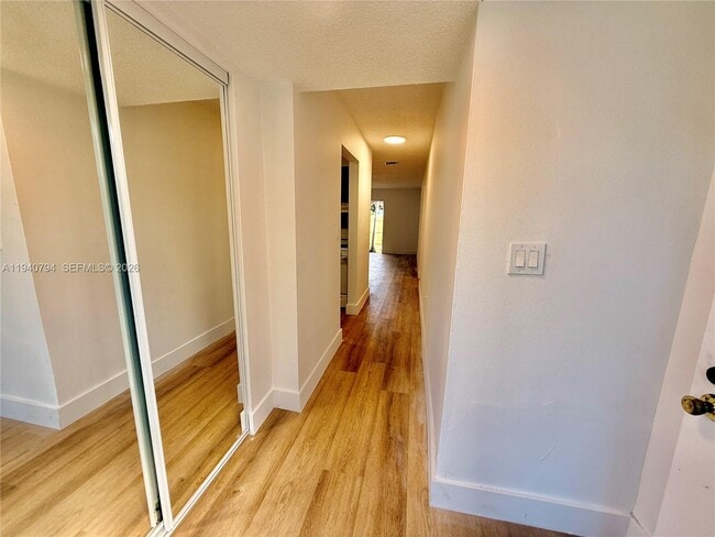 Photo - 617 NW 10th St