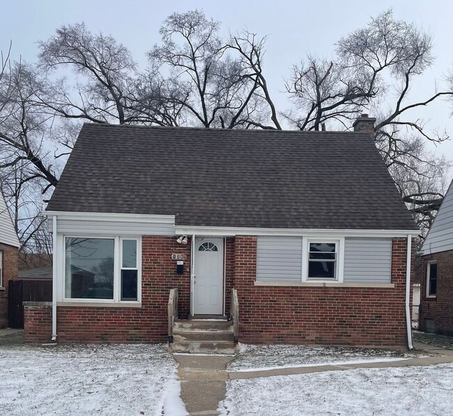 Building Photo - Beautiful and spacious 4 Bedroom 2 Bath House in Calumet City, IL MUST SEE