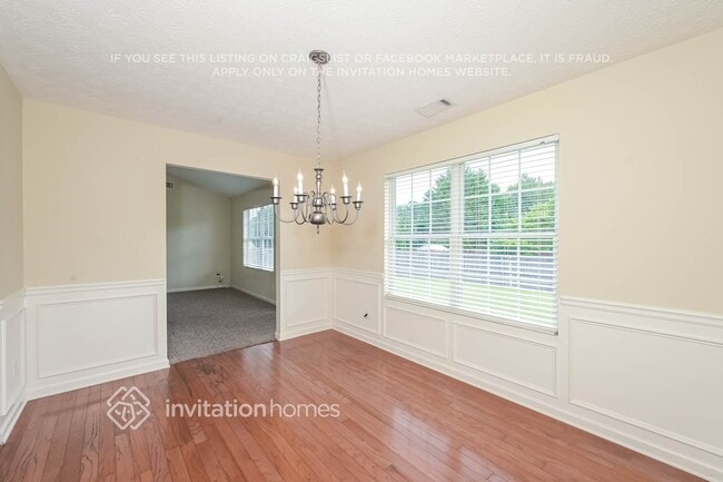 4030 Hollow Springs Tr SE