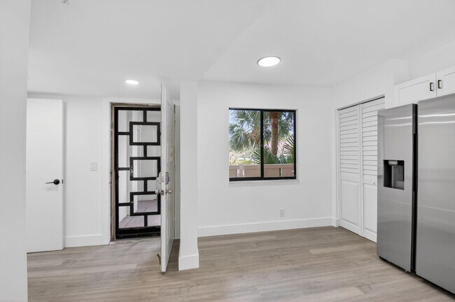 Photo - 14475 Strathmore Ln Unit 208