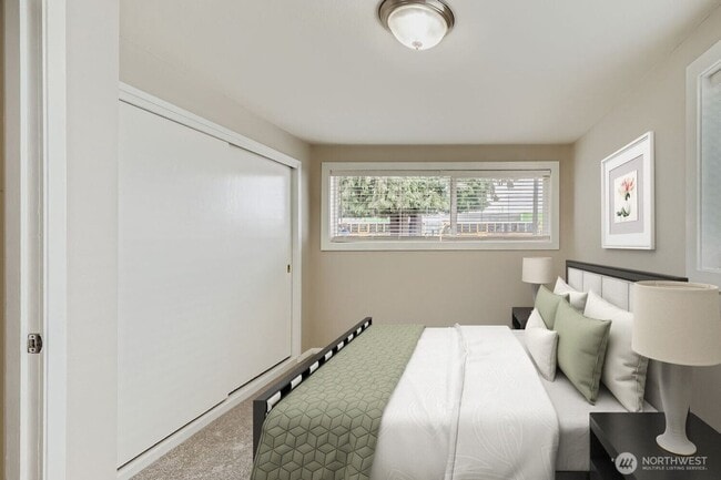 Photo - SHORT TERM ONLY Private Oasis Near Green L...
