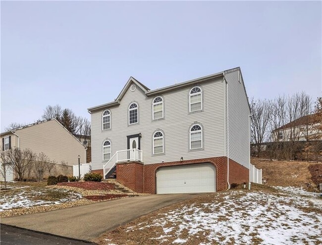 Photo - 123 Stratford Ct