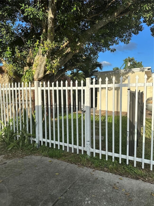 Building Photo - 18201 NW 4th Ave