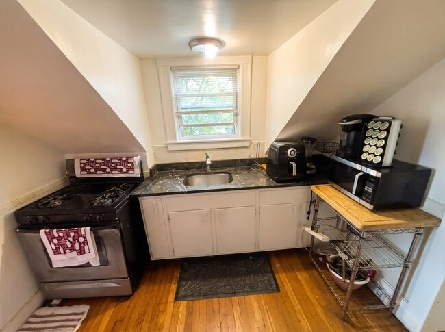 175 Coleman St Unit 3