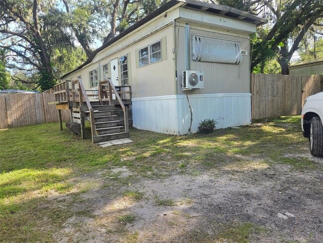 Building Photo - 906 Estelle Ave